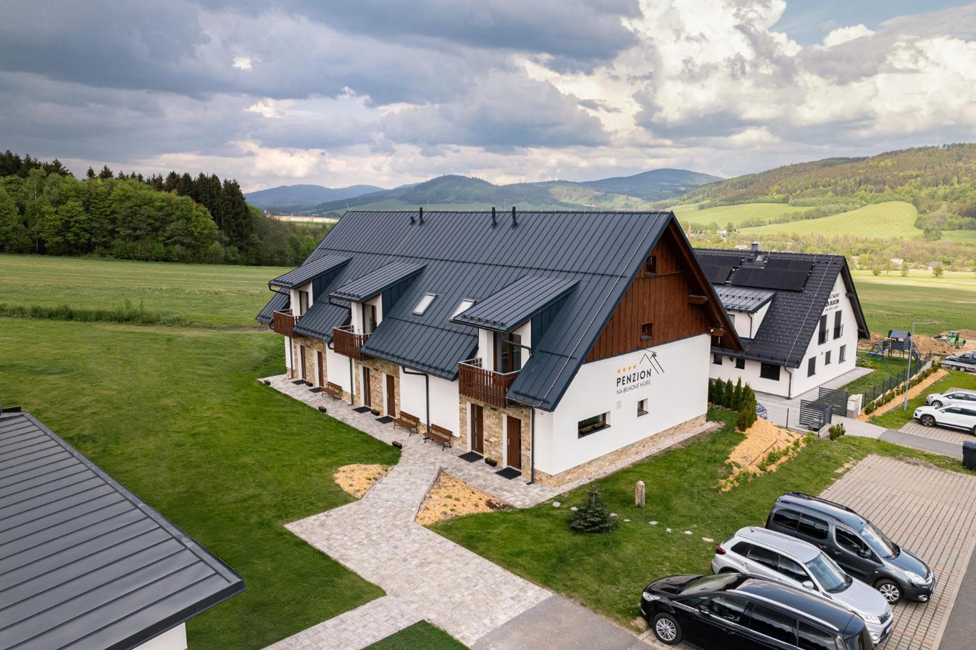 Appartement PENZION NA BUKOVÉ HOŘE - apartmánový dům à Červená Voda Extérieur photo